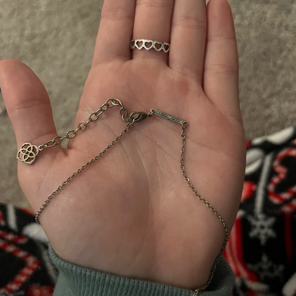 Kendra Scott Necklace - Picture 2 of 2
